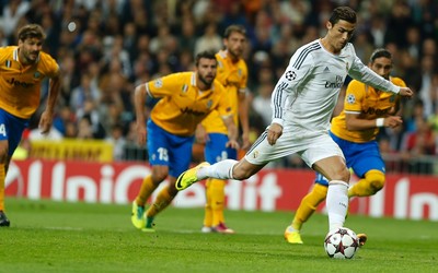 海博电竞快讯-于帕梅卡诺这脚法堪比中场