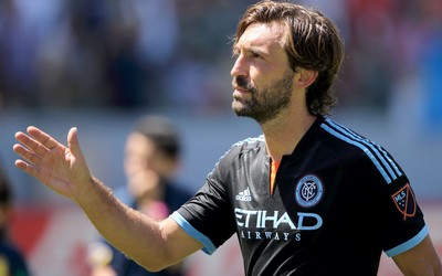 海博电竞焦点-伊拉克队绝杀后全队叠罗汉